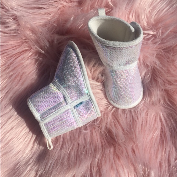 Other - NWOT Baby girl sequin booties